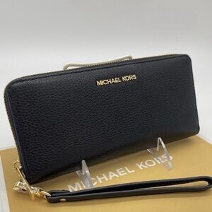 Michael Kors Large Continental Wallet Wristlet Black/Gold